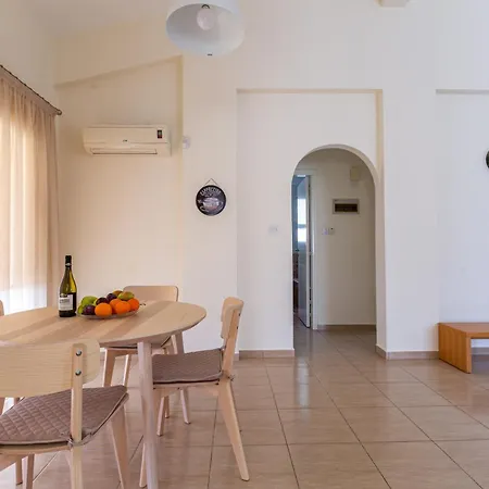 Alexia - Garden Oasis Near Coral Bay * 페이야