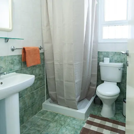 Alexia - Garden Oasis Near Coral Bay 페이야