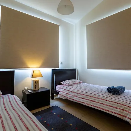 Alexia - Garden Oasis Near Coral Bay 펜션 *