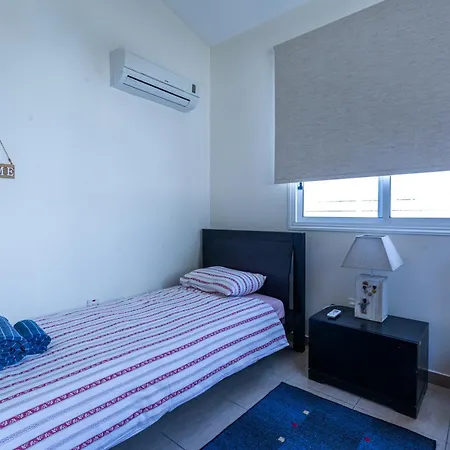 Alexia - Garden Oasis Near Coral Bay