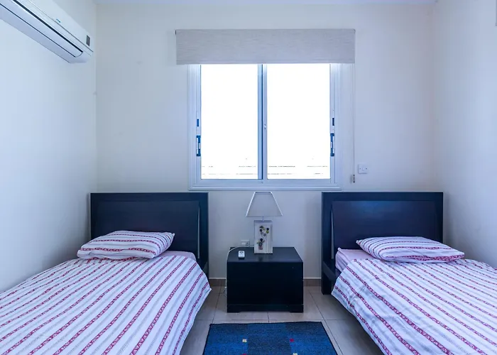 Alexia - Garden Oasis Near Coral Bay *