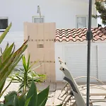 בית נופש Alexia - Garden Oasis Near Coral Bay *