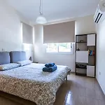 Alexia - Garden Oasis Near Coral Bay בית נופש *