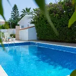 Alexia - Garden Oasis Near Coral Bay פאהיה