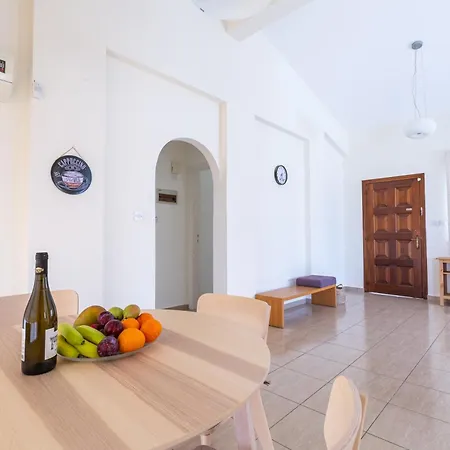 Alexia - Garden Oasis Near Coral Bay Case de vacanță Peyia