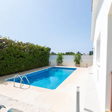 Alexia - Garden Oasis Near Coral Bay Pégeia
