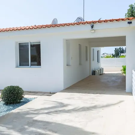 Alexia - Garden Oasis Near Coral Bay Case de vacanță Peyia