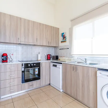 Alexia - Garden Oasis Near Coral Bay