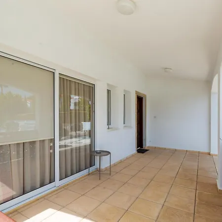 Alexia - Garden Oasis Near Coral Bay Peyia