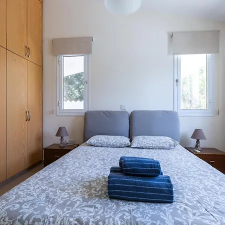 Alexia - Garden Oasis Near Coral Bay