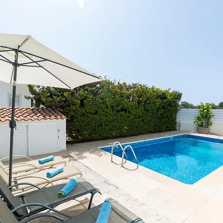 Alexia - Garden Oasis Near Coral Bay Pégeia