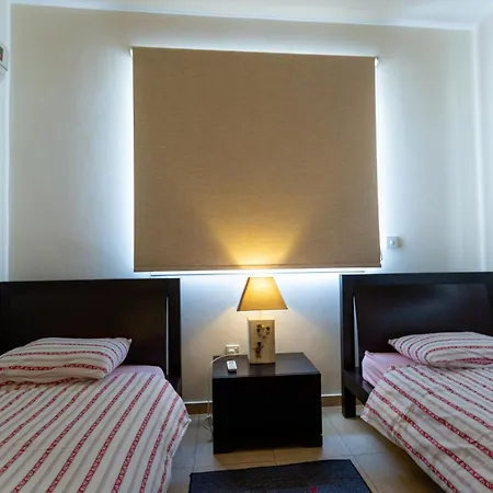 Case de vacanță Alexia - Garden Oasis Near Coral Bay *