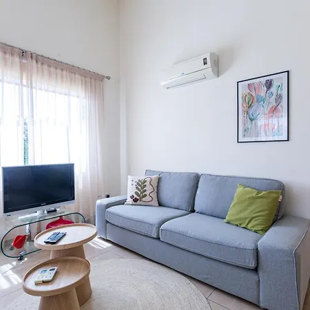 Alexia - Garden Oasis Near Coral Bay Case de vacanță *