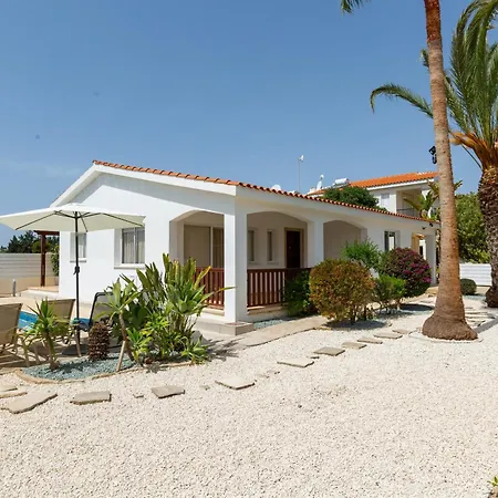 Case de vacanță Alexia - Garden Oasis Near Coral Bay Peyia