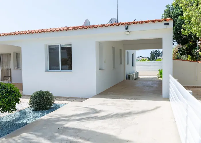 Alexia - Garden Oasis Near Coral Bay Semesterbostad Pégeia