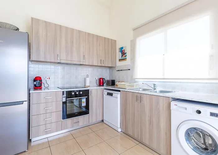 Alexia - Garden Oasis Near Coral Bay