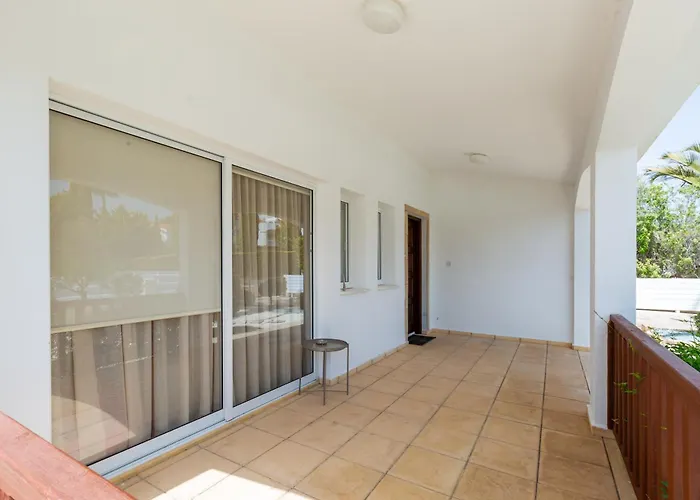 Alexia - Garden Oasis Near Coral Bay Pégeia