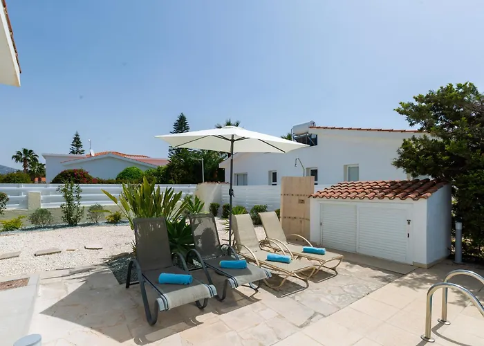 Alexia - Garden Oasis Near Coral Bay Semesterbostad *